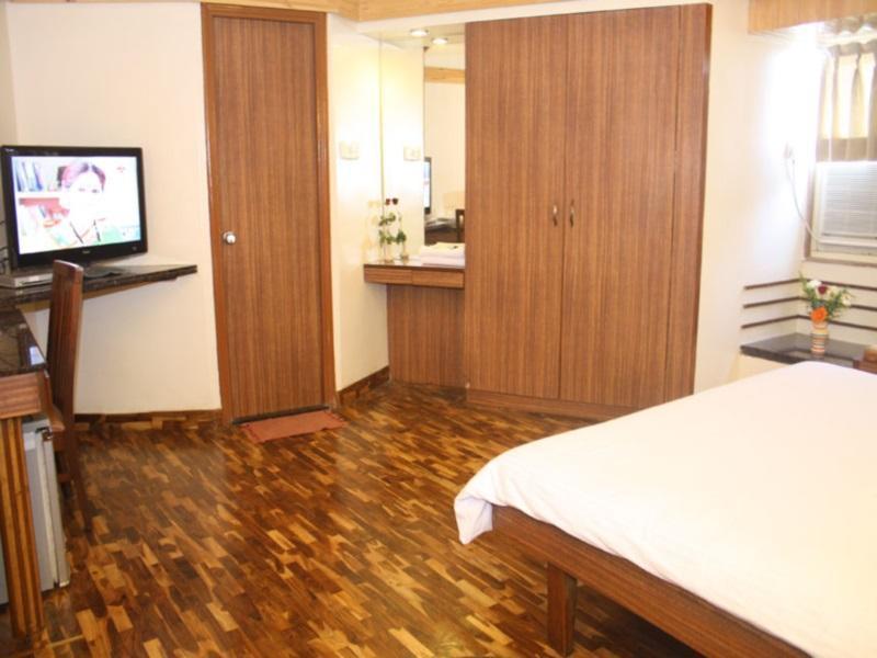Treebo Trend Sahara Hotel Pune Ngoại thất bức ảnh